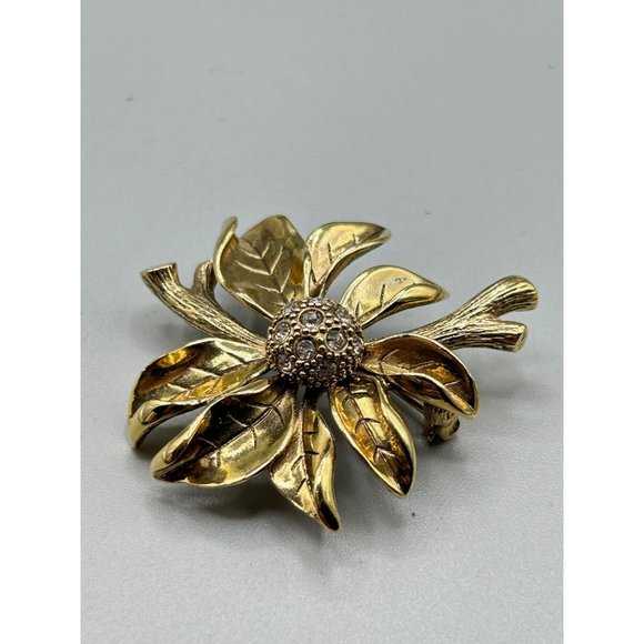 Vintage MONET Golden Flower Brooch Rhinestones Poinsettia Classic Pin Signed - Picture 3 of 7